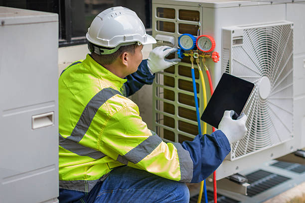 Professional Hvac technician working in Chesterville, OH